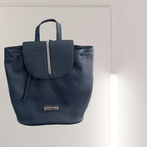 Chic Kenneth Cole Bag/Backpack